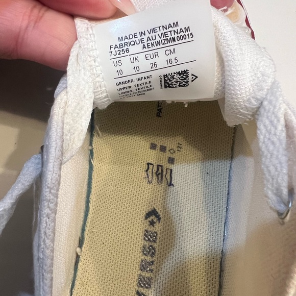 Children’s Converse (Low Top) - Picture 4 of 6